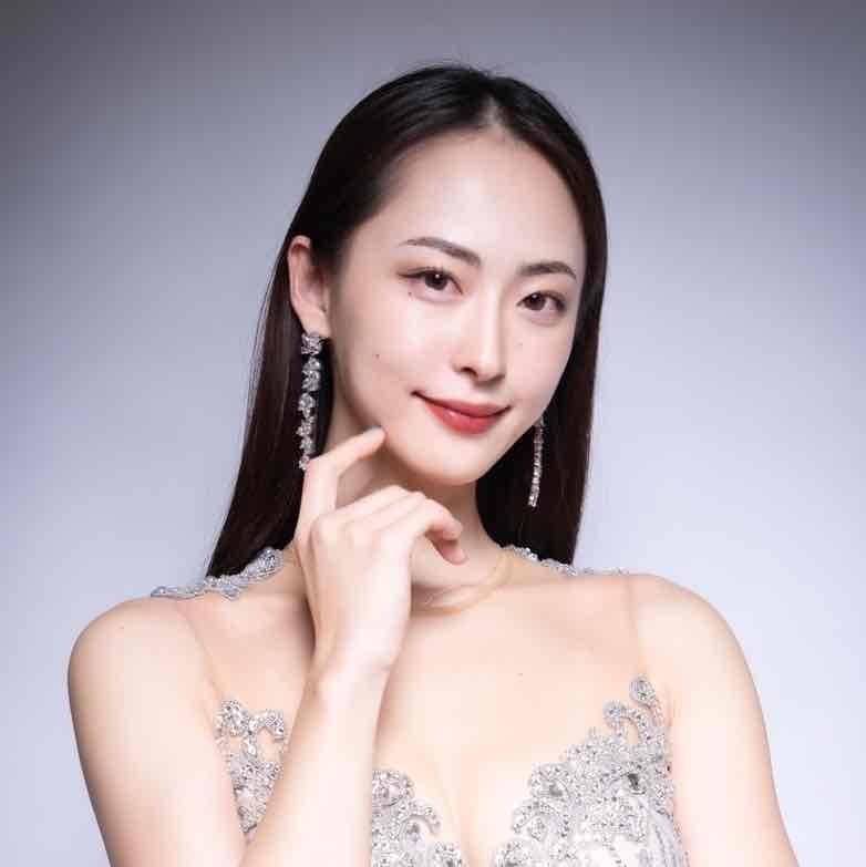 徳勢菜那 Nana Tokuse