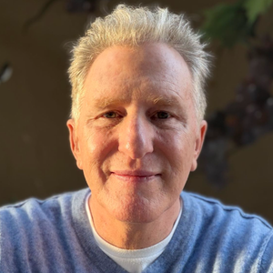 Photo of Michael Rapaport, click to book