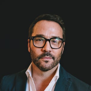 Photo of Jeremy Piven, click to book