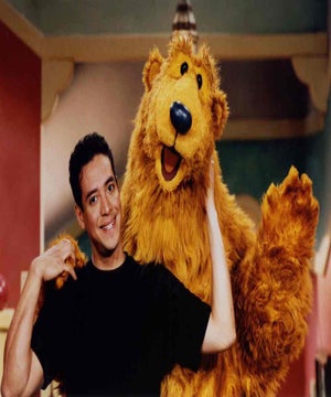 Photo of Noel MacNeal, click to book