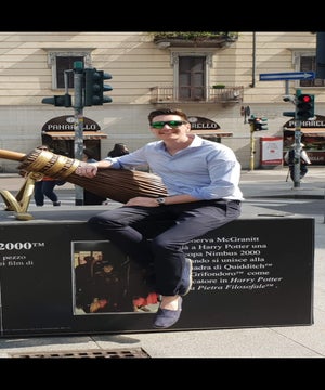 Photo of Oliver Phelps, click to book