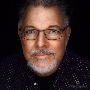 Photo of Jonathan Frakes, click to book