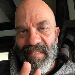 Photo of Lee Arenberg, click to book