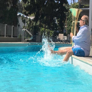 Photo of Mark Beltzman, click to book