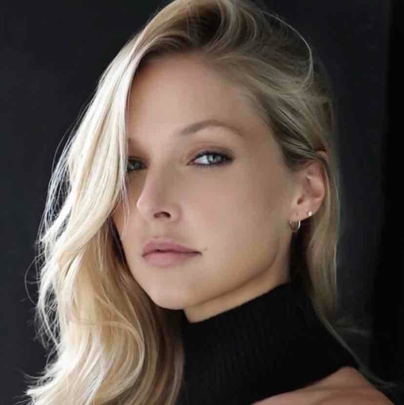 Ashley Smouter