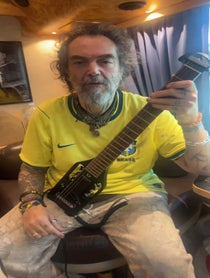 Poster for Fecha de nacimiento video from Max Cavalera