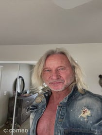 Poster for Intro video video from Matthias Hues