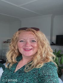 Poster for Intro video video from Julia Smith