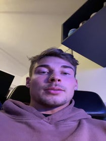 Poster for Gift video from Bartosz Kowalczyk