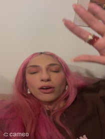 Poster for Intro video video from Tefi Pessoa