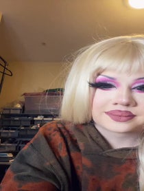 Poster for Gift video from Willow Pill