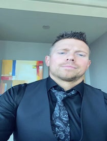 Poster for Charla motivacional video from The Miz