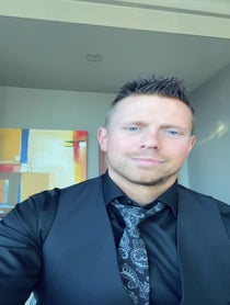 Poster for Charla motivacional video from The Miz