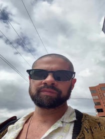 Poster for Gift video from Ságan