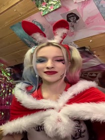 Poster for Gift video from French Harley Quinn