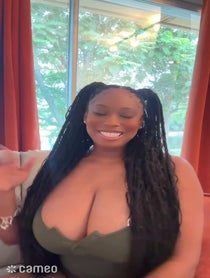 Poster for Intro video video from Dinnelle