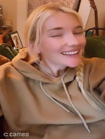 Poster for Intro video video from Chloé Caroline