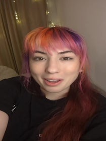 Poster for Gift video from Bee