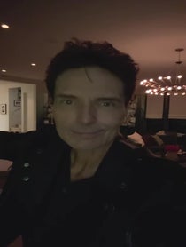 Poster for Día de San Valentín video from Richard Marx