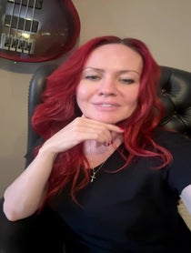 Poster for Give Thanks video from Nadja Peulen