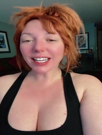 Poster for Vacaciones video from Lauren Phillips