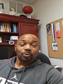 Poster for Vacaciones video from Coach John Mosley