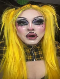 Poster for Gift video from Helena Poison