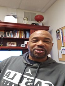 Poster for Charla motivacional video from Coach John Mosley