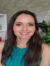 Poster for Fecha de nacimiento video from Danica McKellar