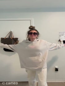 Poster for Vidéo d'introduction video from Megan Million