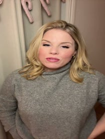 Poster for Pregunta video from Megan Hilty