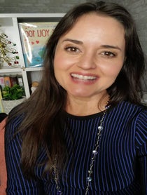 Poster for Fecha de nacimiento video from Danica McKellar