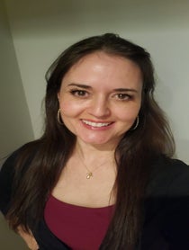 Poster for Fecha de nacimiento video from Danica McKellar