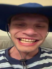 Poster for Fecha de nacimiento video from Aidan Scott