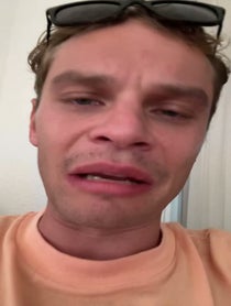 Poster for Fecha de nacimiento video from Aidan Scott