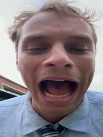 Poster for Fecha de nacimiento video from Aidan Scott