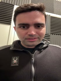 Poster for Fecha de nacimiento video from Kerem Erdinc