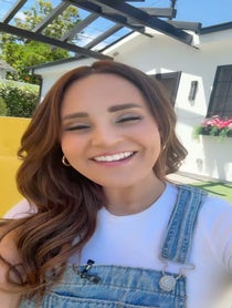 Poster for Charla motivacional video from Rosanna Pansino