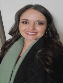 Poster for Fecha de nacimiento video from Danica McKellar