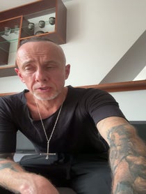 Poster for Fecha de nacimiento video from Adam Nergal Darski