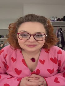 Poster for Fecha de nacimiento video from Carrie Hope Fletcher