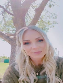 Poster for Intro video video from Laura Vandervoort