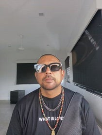 Poster for Gift video from Sean Paul