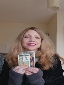 Poster for Tarot reading video from Psychic Selina
