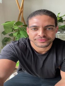 Poster for Gift video from Bruno Alcantara