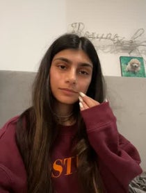 Poster for Autres video from Mia Khalifa