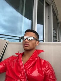 Poster for Gift video from Tyreeceinheels
