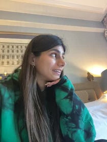 Poster for Anniversaire video from Mia Khalifa